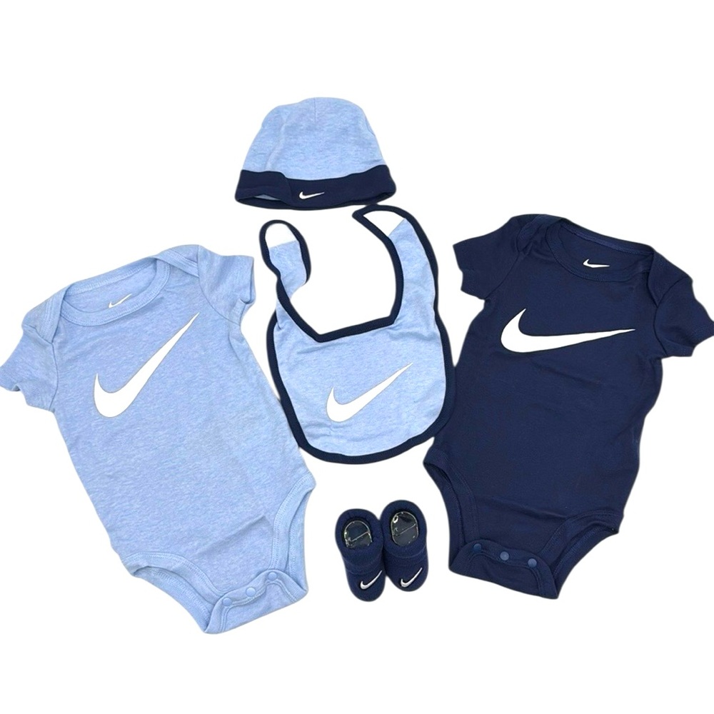 Nike 5 Piece Baby Bundle Infant Gift Set Size 0-6 Months